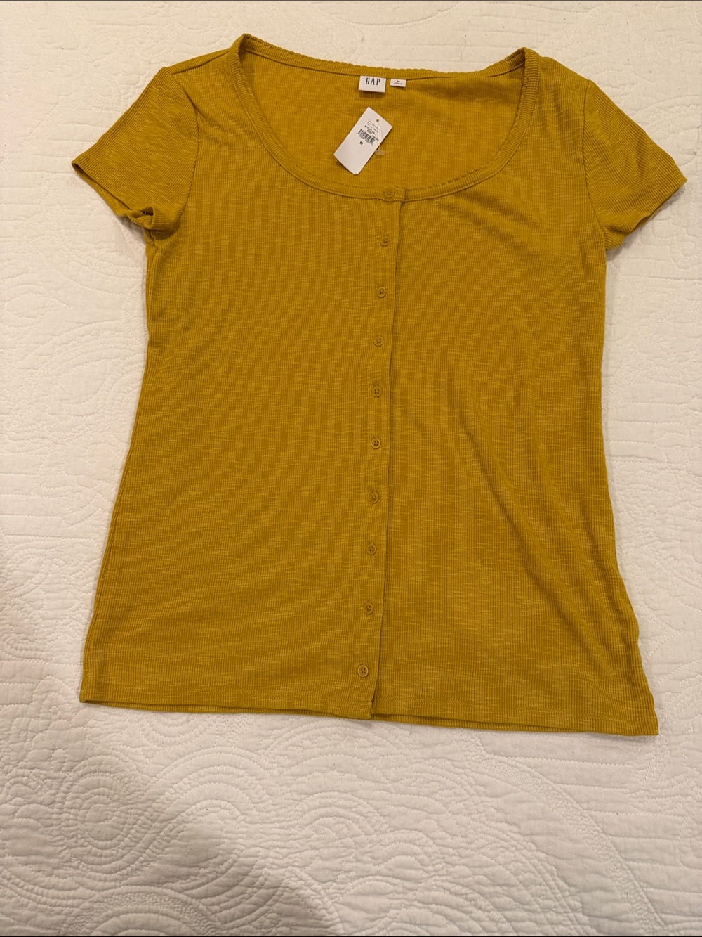 GAP Women's Mustard Yellow Short Sleeve Button-Front Tee